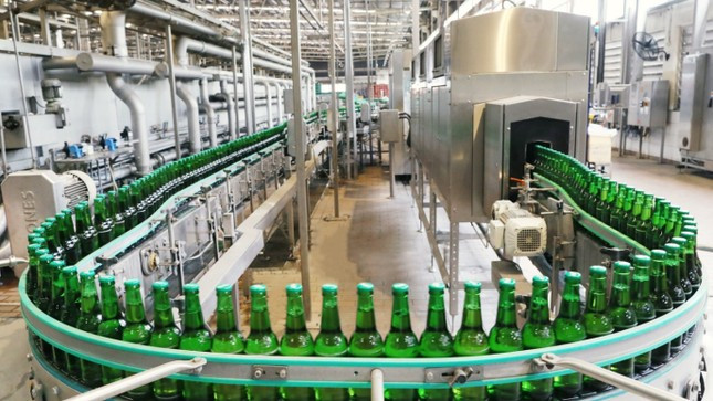 Các doanh nghiệp bia đều ghi nhận sụt giảm mạnh về sản lượng, doanh thu, lợi nhuận, đã có nhà máy phải đóng cửa (ảnh minh hoạ). Các doanh nghiệp bia đều ghi nhận sụt giảm mạnh về sản lượng, doanh thu, lợi nhuận, đã có nhà máy phải đóng cửa (ảnh minh hoạ).