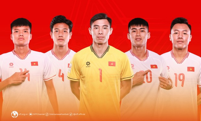 Các thành viên trong ban cán sự U23 Việt Nam. Ảnh: VFF