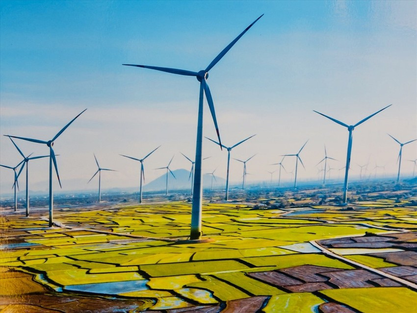 Chuyên gia cho rằng, Luật Điện lực (sửa đổi) năm 2022 sẽ tạo khuôn khổ pháp lý thu hút vốn tư nhân. Chuyên gia cho rằng, Luật Điện lực (sửa đổi) năm 2022 sẽ tạo khuôn khổ pháp lý thu hút vốn tư nhân.