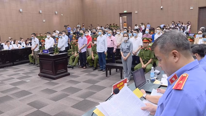 Các bị cáo tại phiên tòa. Ảnh: CTV