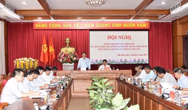Đồng chí Lê Minh Khái đề nghị các thành viên trong Đoàn kiểm tra nghiên cứu, tiếp thu các nội dung xác đáng, nhất là các kiến nghị của các đồng chí trong Ban Thường vụ Tỉnh ủy Đắk Lắk để hoàn thiện dự thảo báo cáo, trình Bộ Chính trị, Ban Bí thư theo đúng quy định - Ảnh: VGP/Trần Mạnh