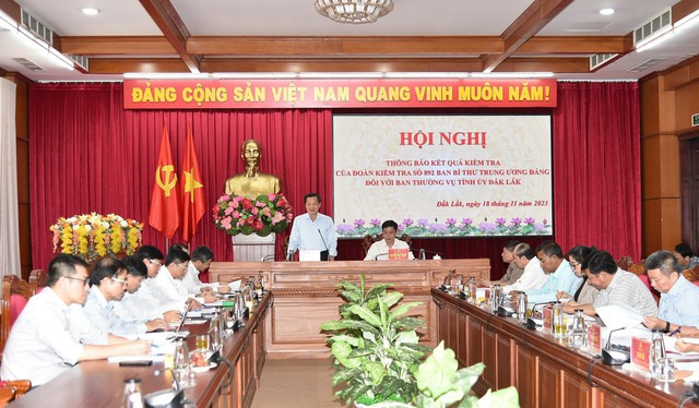 Đoàn kiểm tra 892 của Ban Bí thư thông báo kết quả kiểm tra đối với Ban Thường vụ Tỉnh ủy Đắk Lắk- Ảnh 2. Đồng chí Lê Minh Khái đề nghị các thành viên trong Đoàn kiểm tra nghiên cứu, tiếp thu các nội dung xác đáng, nhất là các kiến nghị của các đồng chí trong Ban Thường vụ Tỉnh ủy Đắk Lắk để hoàn thiện dự thảo báo cáo, trình Bộ Chính trị, Ban Bí thư theo đúng quy định - Ảnh: VGP/Trần Mạnh