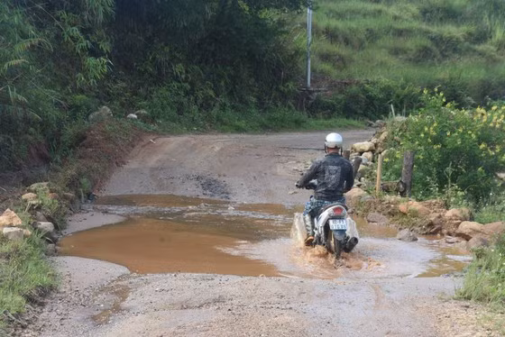 Tỉnh lộ 672 bị xuống cấp, hư hỏng