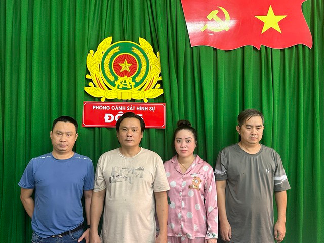 Các đối tượng tại cơ quan công an.