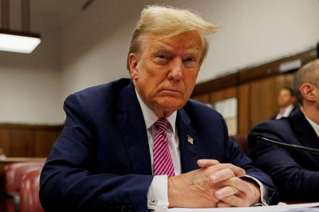 Ông Trump tại Tòa án Hình sự Manhattan ở New York hôm 19-4. Ảnh: Reuters Ông Trump tại Tòa án Hình sự Manhattan ở New York hôm 19-4. Ảnh: Reuters