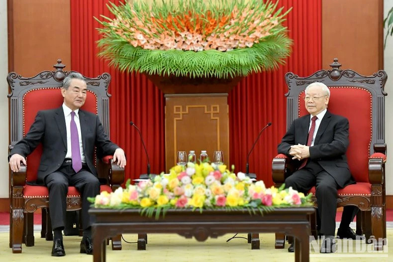 Tổng Bí thư Nguyễn Phú Trọng tiếp đồng chí Vương Nghị, Ủy viên Bộ Chính trị, Chủ nhiệm Văn phòng Ủy ban công tác Đối ngoại Trung ương Đảng Cộng sản Trung Quốc, Bộ trưởng Ngoại giao Trung Quốc. (Ảnh: ĐĂNG KHOA) Tổng Bí thư Nguyễn Phú Trọng tiếp đồng chí Vương Nghị, Ủy viên Bộ Chính trị, Chủ nhiệm Văn phòng Ủy ban công tác Đối ngoại Trung ương Đảng Cộng sản Trung Quốc, Bộ trưởng Ngoại giao Trung Quốc. (Ảnh: ĐĂNG KHOA)