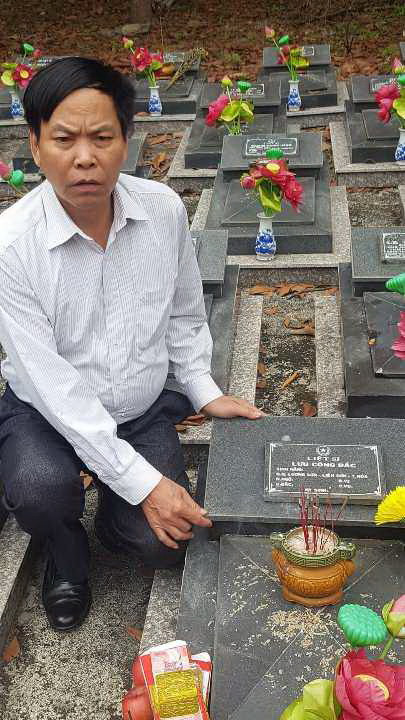 Người đưa những anh hùng về với quê hương - Ảnh 4. Theo anh, cho đi, giúp đỡ và tử tế với người khác không chỉ góp phần mang lại hạnh phúc cho họ mà còn giúp chúng ta cảm thấy hạnh phúc hơn. Ảnh: TGCC