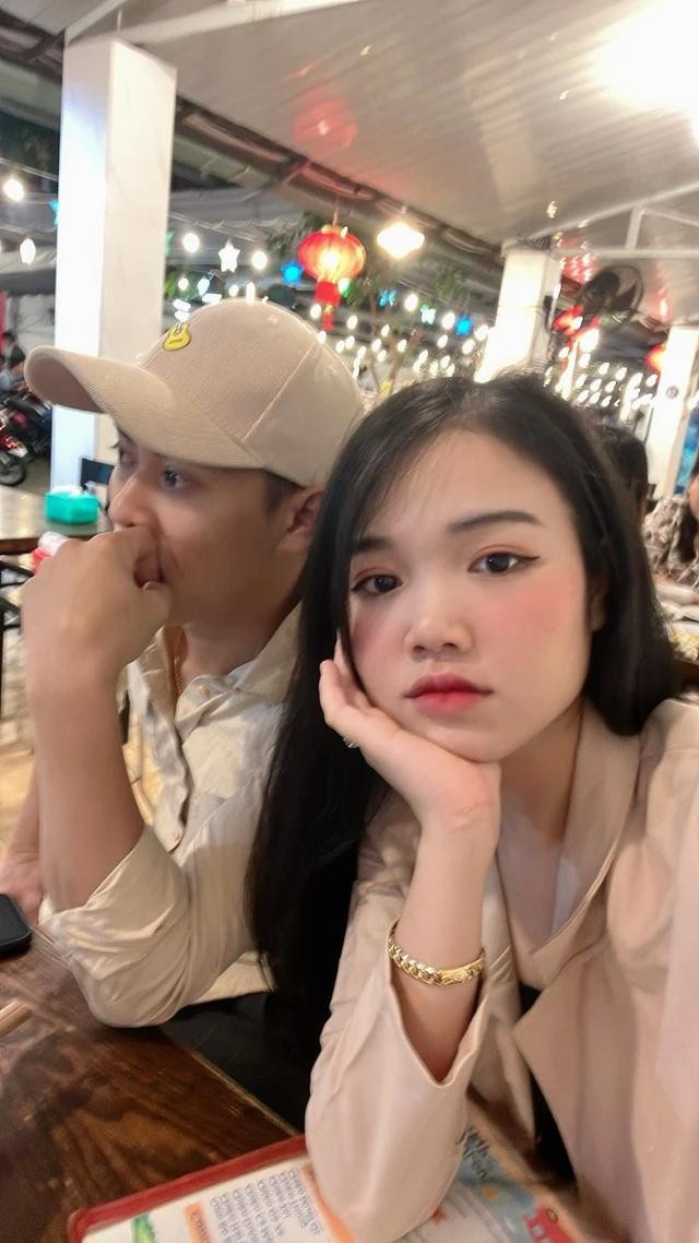 Vợ anh luôn động viên chồng cố gắng Vợ anh luôn động viên chồng cố gắng