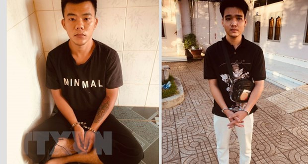 Hai trong 4 đối tượng tại cơ quan công an. (Ảnh: TTXVN phát) Hai trong 4 đối tượng tại cơ quan công an. (Ảnh: TTXVN phát)