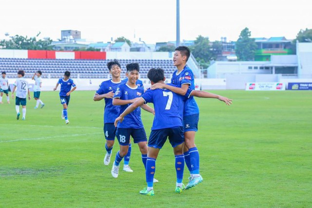 U.15 PVF phô diễn sức mạnh trước U.15 HAGL
