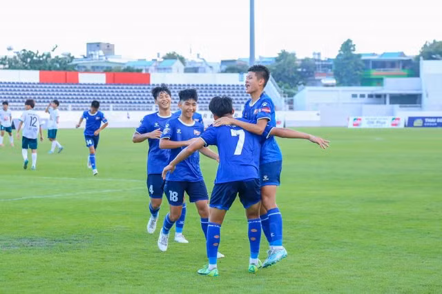 U.15 PVF phô diễn sức mạnh trước U.15 HAGL