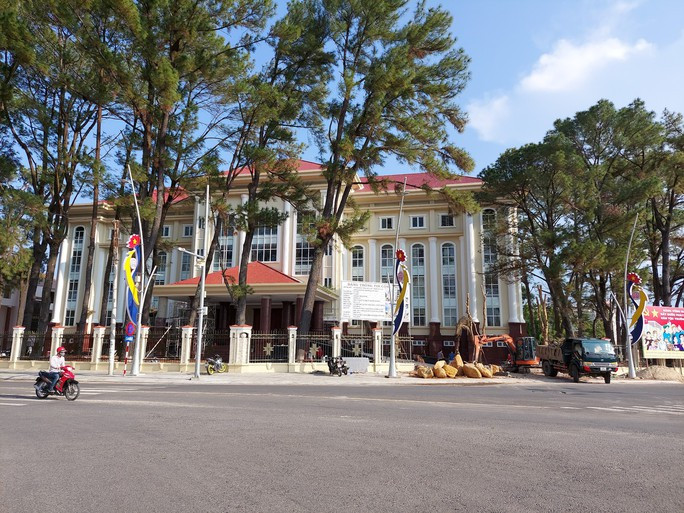 Tỉnh Kon Tum cho rằng việc xây dựng trụ sở mới là cần thiết Tỉnh Kon Tum cho rằng việc xây dựng trụ sở mới là cần thiết