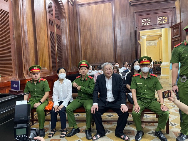 Cha con ông Trần Quí Thanh tại toà Cha con ông Trần Quí Thanh tại toà