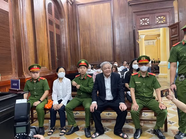 Cha con ông Trần Quí Thanh tại toà