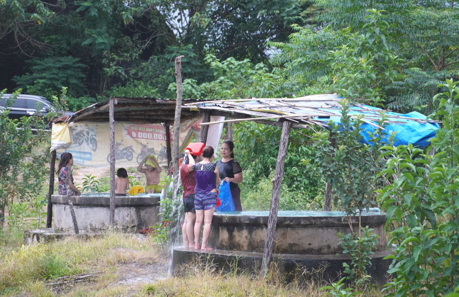 Người dân sẽ được hưởng lợi nhiều nếu suối nước nóng Kon Đào được đầu tư phát triển du lịch. Ảnh: TL