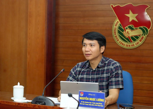 Anh Nguyễn Ngọc Lương – Bí thư thường trực T.Ư Đoàn, Chủ tịch T.Ư Hội LHTN Việt Nam trao đổi tại buổi làm việc. Ảnh: Hải Đăng Anh Nguyễn Ngọc Lương – Bí thư thường trực T.Ư Đoàn, Chủ tịch T.Ư Hội LHTN Việt Nam trao đổi tại buổi làm việc. Ảnh: Hải Đăng