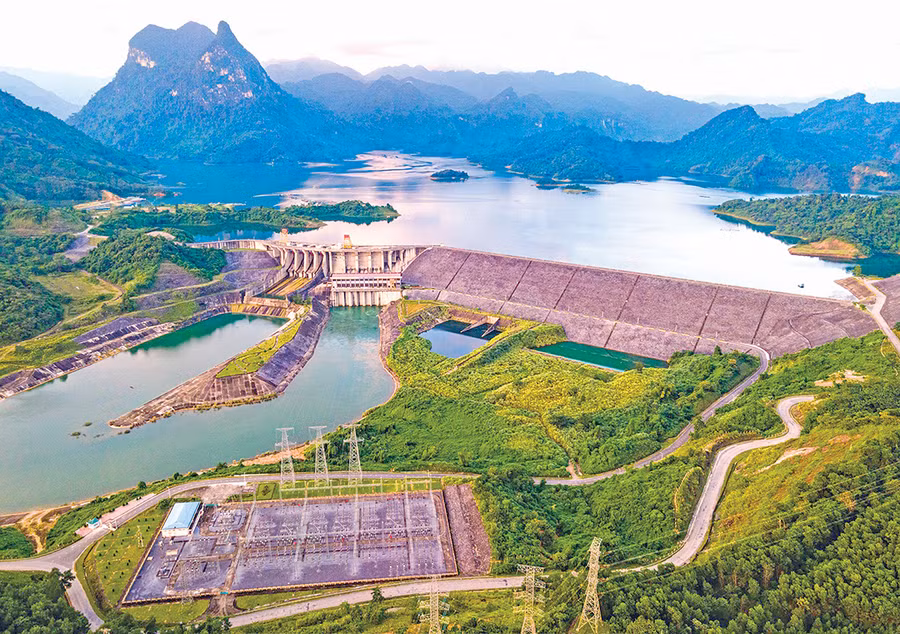 Hồ thủy điện Tuyên Quang điểm đến yêu thích của du khách. Ảnh: Quốc Việt