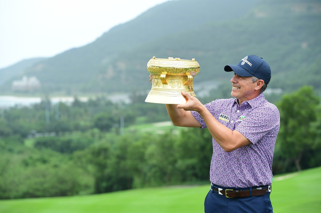 Adilson Da Silva thắng rất thuyết phục Adilson Da Silva thắng rất thuyết phục