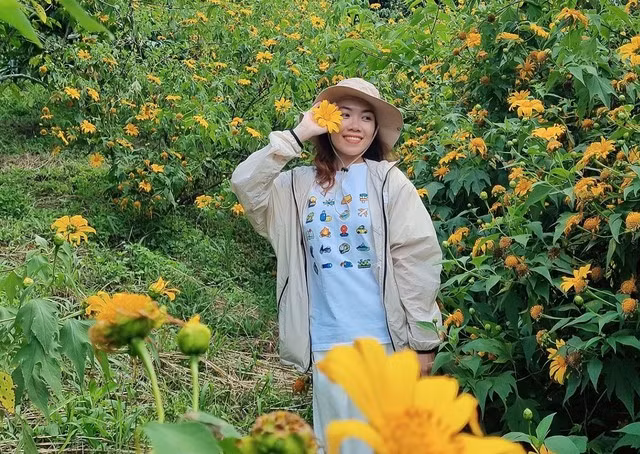 Kim Ngân chọn bỏ công việc lương cao về quê để cho bản thân cơ hội trải nghiệm nhiều điều mới mẻ. Ảnh: NVCC