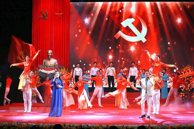Tiết mục nghệ thuật chào mừng. (Ảnh: Phương Hoa/TTXVN) Tiết mục nghệ thuật chào mừng. (Ảnh: Phương Hoa/TTXVN)