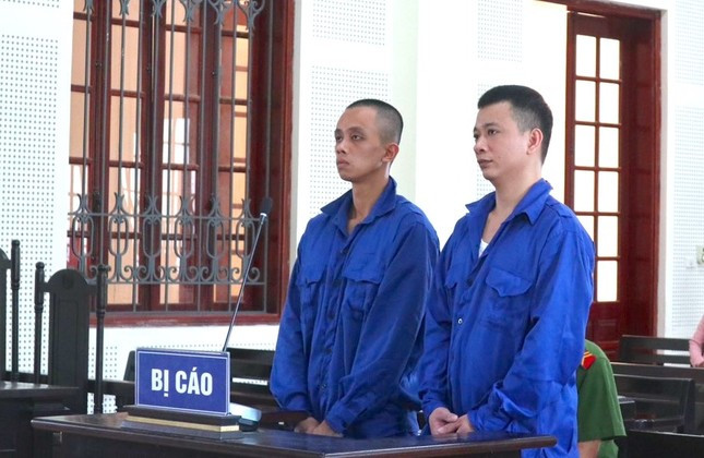 Hai bị Cáo Tý và Thế Anh tại phiên tòa. Hai bị Cáo Tý và Thế Anh tại phiên tòa.