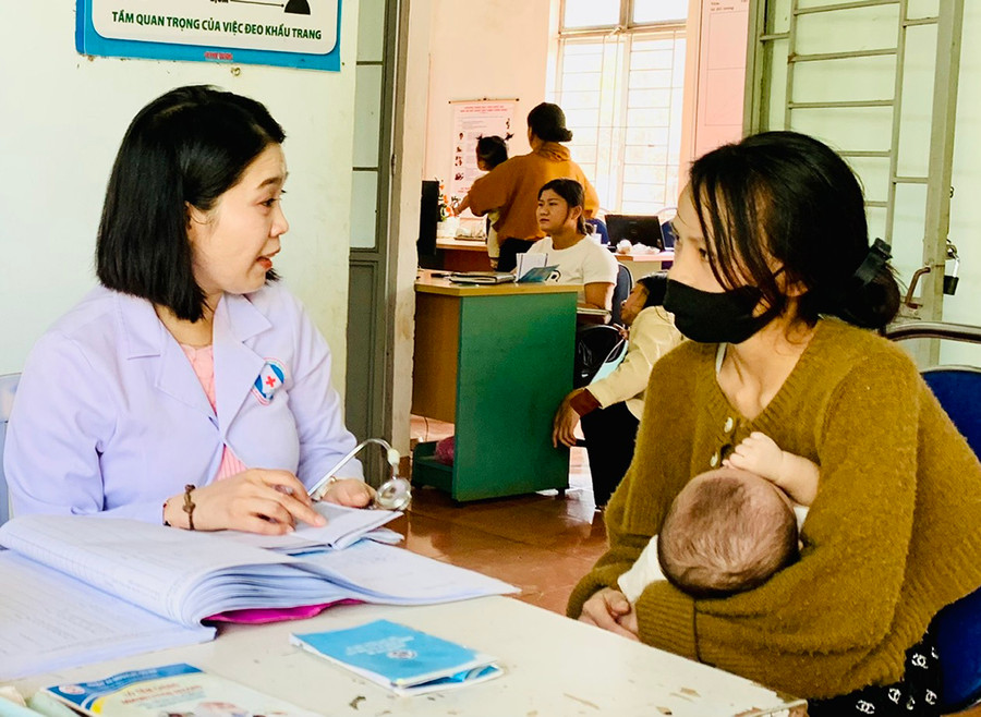 Khi bị đau ốm, người dân cần đến các cơ sở y tế thăm khám để được bác sĩ chẩn đoán đúng bệnh và điều trị hiệu quả. Ảnh: N.N Khi bị đau ốm, người dân cần đến các cơ sở y tế thăm khám để được bác sĩ chẩn đoán đúng bệnh và điều trị hiệu quả. Ảnh: N.N