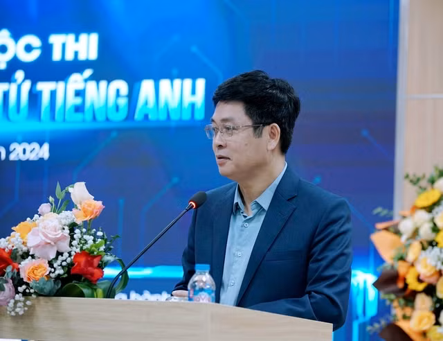 Vụ trưởng Vụ Giáo dục trung học Nguyễn Xuân Thành bày tỏ mong muốn sản phẩm sau cuộc thi sẽ giúp ngành giáo dục có một ngân hàng bài giảng chất lượng. Ảnh: T.M