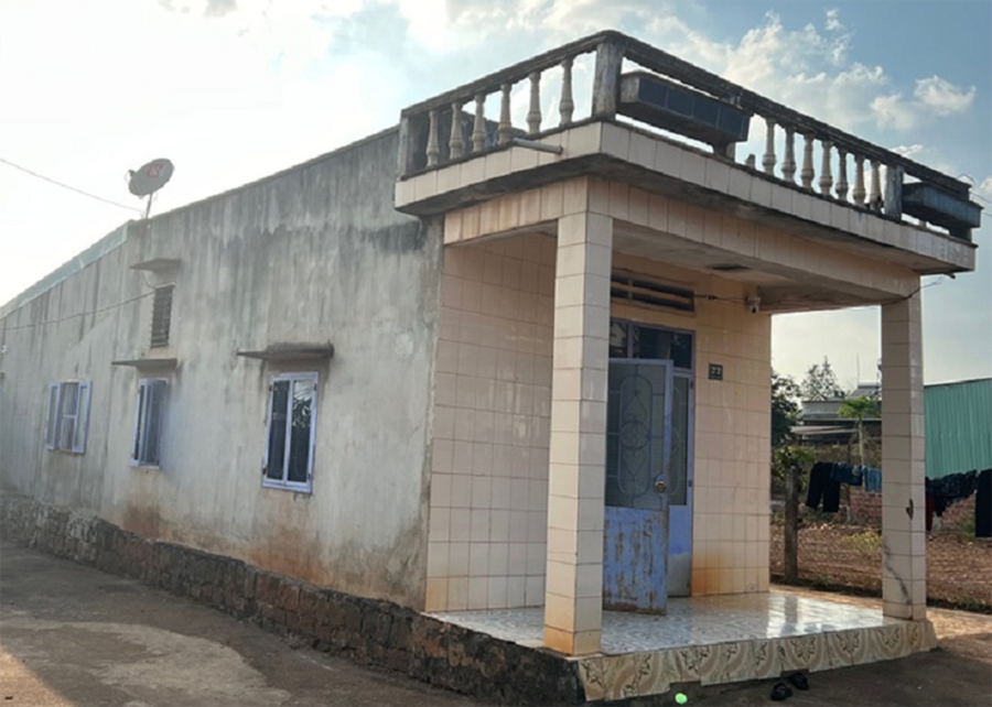 Căn nhà của vợ chồng ông Tuing. Ảnh: T.H Căn nhà của vợ chồng ông Tuing. Ảnh: T.H