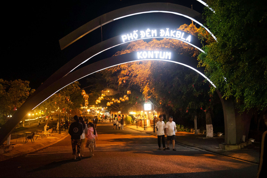 Phố đêm Đăk Bla, địa điểm sẽ diễn ra các hoạt động văn hóa, du lịch hấp dẫn. Ảnh: ĐT