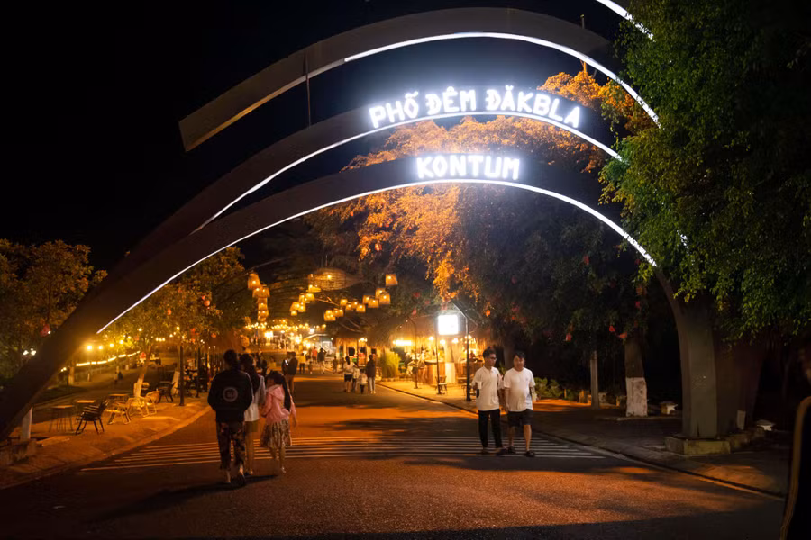 Phố đêm Đăk Bla, địa điểm sẽ diễn ra các hoạt động văn hóa, du lịch hấp dẫn. Ảnh: ĐT