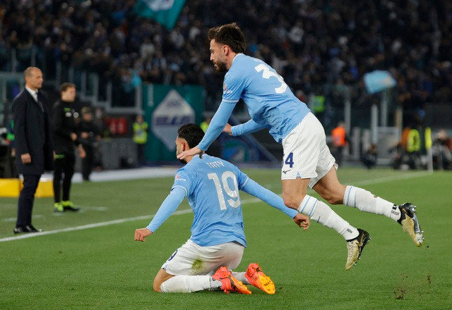 Castellanos ăn mừng sau khi ghi bàn mở tỉ số cho Lazio.