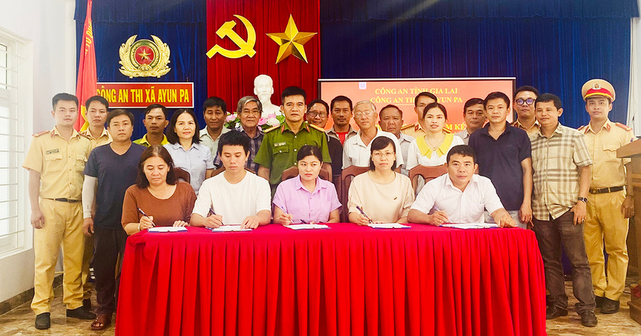 Quang cảnh buổi lễ ký kết. Ảnh: Nguyễn Sang