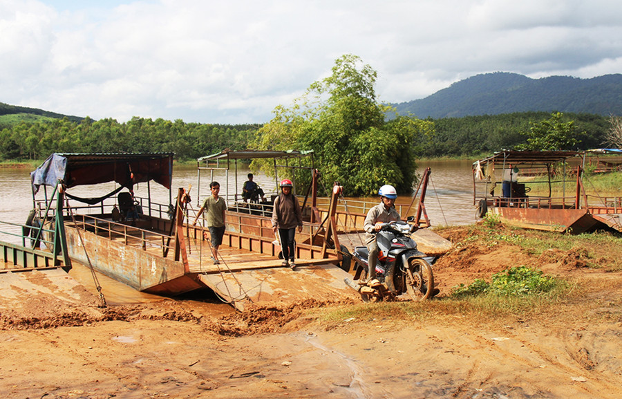 Bến đò A Sanh (xã Ia Khai, huyện Ia Grai) có nhiều phương tiện thủy nội địa hoạt động. Ảnh: N.T Bến đò A Sanh (xã Ia Khai, huyện Ia Grai) có nhiều phương tiện thủy nội địa hoạt động. Ảnh: N.T