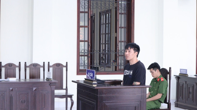 Lê Công Minh tại phiên tòa sơ thẩm. Ảnh: Hoàng Giáp Lê Công Minh tại phiên tòa sơ thẩm. Ảnh: Hoàng Giáp