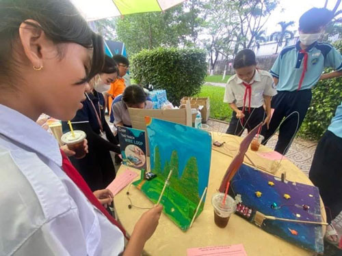 TÔI LÊN TIẾNG: Đuối vì lịch học, bài tập về nhà - Ảnh 1. Ngoài học tập, học sinh cần có thời gian tham gia các hoạt động vui chơi, trải nghiệm