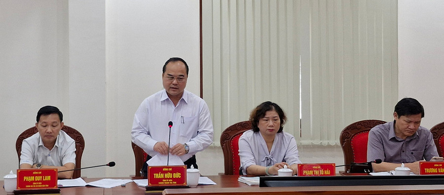 Chánh Thanh tra tỉnh Trần Hữu Đức phát biểu thảo luận. Ảnh: V.H