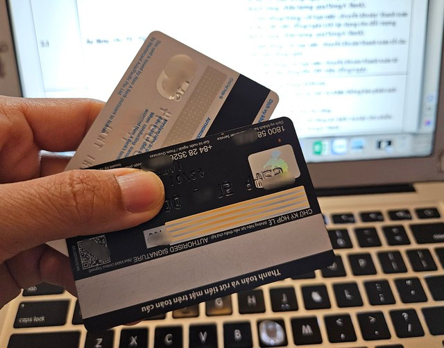 Theo quy định của Ngân hàng Nhà nước, phạt từ 50 triệu đến 100 triệu đồng nếu thuê, cho thuê, mượn, cho mượn tài khoản thanh toán, mua, bán thông tin tài khoản thanh toán với số lượng từ 10 tài khoản thanh toán trở lên mà chưa đến mức bị truy cứu trách nhiệm hình sự. Theo quy định của Ngân hàng Nhà nước, phạt từ 50 triệu đến 100 triệu đồng nếu thuê, cho thuê, mượn, cho mượn tài khoản thanh toán, mua, bán thông tin tài khoản thanh toán với số lượng từ 10 tài khoản thanh toán trở lên mà chưa đến mức bị truy cứu trách nhiệm hình sự.