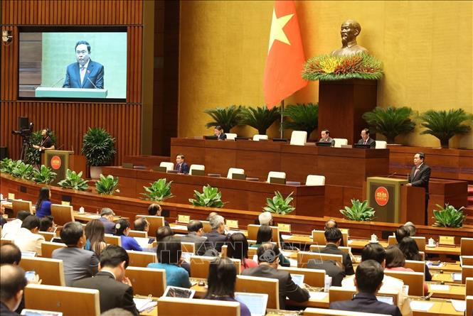 Phó Chủ tịch Thường trực Quốc hội Trần Thanh Mẫn điều hành hoạt động của Ủy ban Thường vụ Quốc hội và Quốc hội phát biểu khai mạc. Ảnh: TTXVN