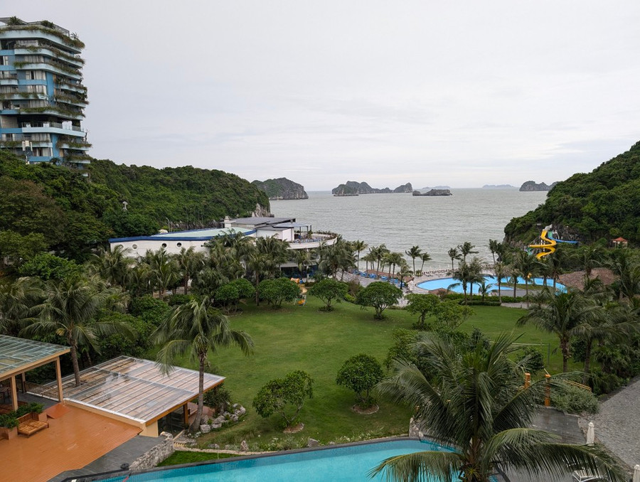 Một góc quần đảo Cát Bà. Ảnh: ĐỖ TRUNG