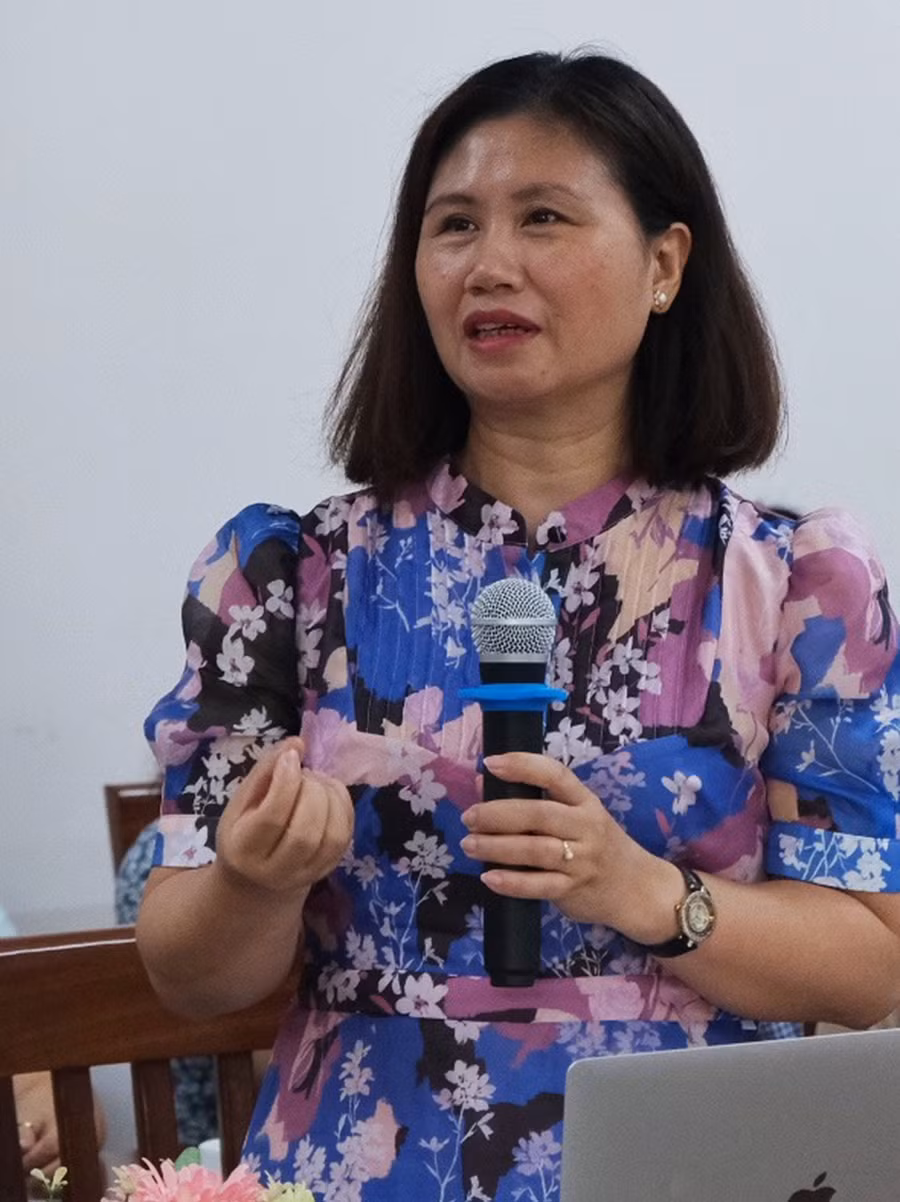 Tiến sĩ Đỗ Thị Bích Tuyển-Viện Nghiên cứu Hán-Nôm phát biểu tại hội thảo. Ảnh: Minh Châu