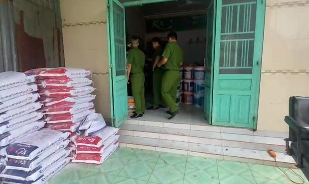 Lực lượng Công an đang điều tra nguyên nhân vụ việc. (Ảnh: Đậu Tất Thành/Vietnam+)