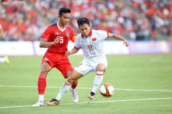 U22 Việt Nam gặp nhiều khó khăn trước U22 Indonesia. (Ảnh: Thế Sơn)