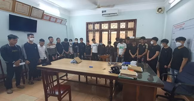 Các đối tượng trong vụ án gây rối trật tự công cộng. Ảnh: Công an cung cấp