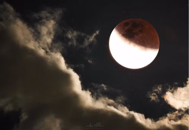 Nguyệt thực đầu tiên 2024 diễn ra vào ngày 25.3. Ảnh: HUY HYUNH Nguyệt thực đầu tiên 2024 diễn ra vào ngày 25.3. Ảnh: HUY HYUNH