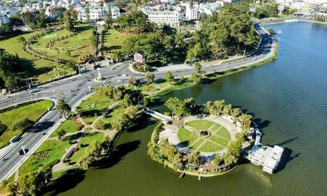 Đà Lạt luôn là điểm đến hàng đầu của du khách Việt muốn trốn nóng. Ảnh: Bá Duy