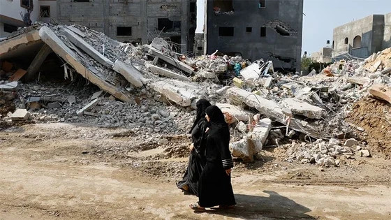 Cảnh đổ nát sau các vụ không kích của Israel tại Dải Gaza, ngày 8-10-2023. Ảnh: Reuters Cảnh đổ nát sau các vụ không kích của Israel tại Dải Gaza, ngày 8-10-2023. Ảnh: Reuters