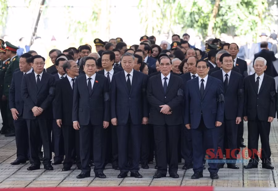 Đoàn Ban Chấp hành Trung ương Đảng viếng Tổng Bí thư Nguyễn Phú Trọng