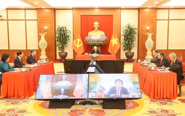 Tổng Bí thư Nguyễn Phú Trọng điện đàm với Chủ tịch Đảng Nhân dân Campuchia, Thủ tướng Chính phủ Vương quốc Campuchia Hun Sen. (Ảnh: Trí Dũng/TTXVN)