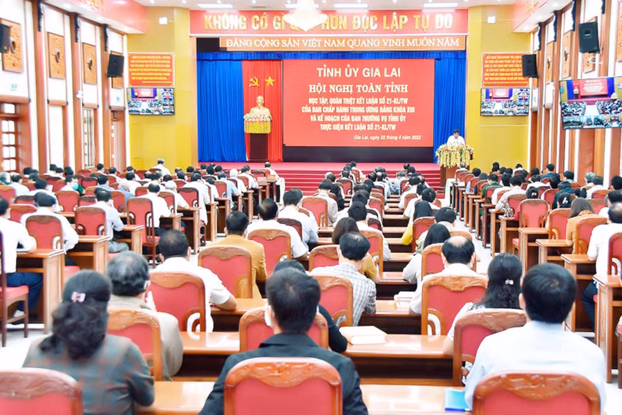 Quang cảnh hội nghị cán bộ toàn tỉnh học tập, quán triệt Kết luận số 21-KL/TW tại điểm cầu Hội trường 2-9 (TP. Pleiku). Ảnh: Đức Thụy