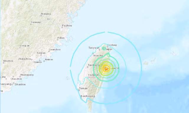 Trận động đất kép có tâm chấn rất gần bờ biển đảo Đài Loan - Trung Quốc - Ảnh: USGS